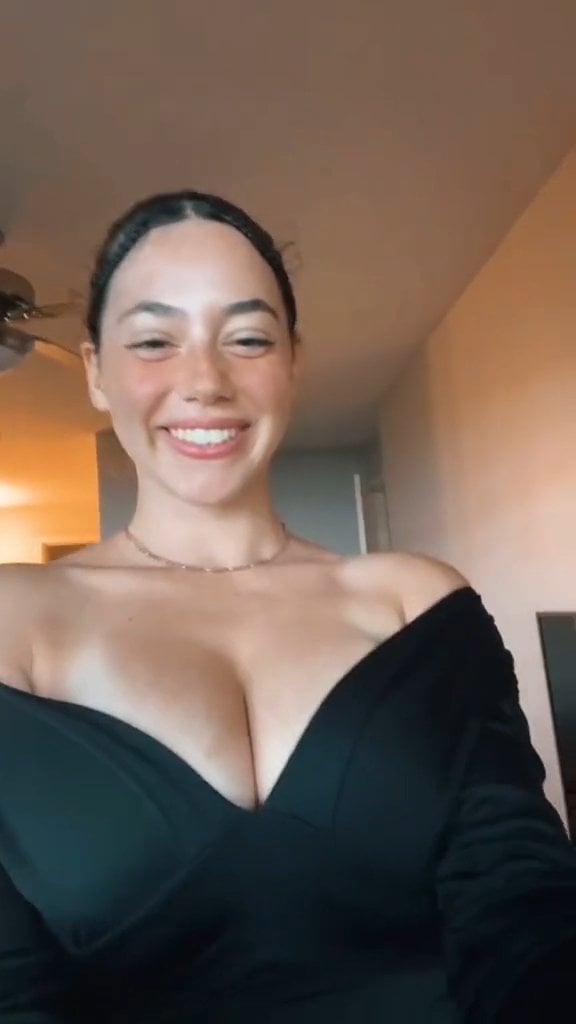 Gali Golan Wow Big Boobs Outside R Bigassbackshot Gali Golan Wow Big Boobs Outside R Bigassbackshot