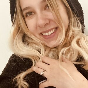 Samantha's Fiery Porn Performances: A Review