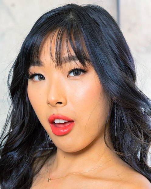 Who Is Elle Lee Bio Wiki Age Net Worth Height Boyfriend Amp Family Who Is Elle Lee Bio Wiki Age Net Worth Height Boyfriend Amp Family